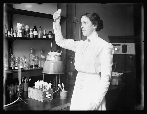 Alice C. Evans, Facter[.] in Dairy Division, Dept. of Agrl. who studes microscopic organisms and their relation to health, flavor and keeping qualities of dairy products