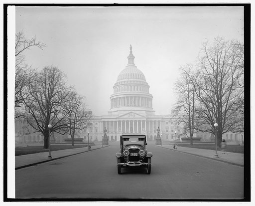 Ford Motor Co., Lincoln at Capitol, [Washington, D.C.
