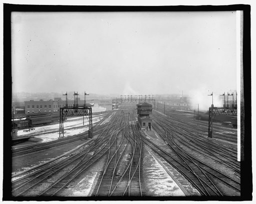 Union Station, [Washington, D.C.], tracks in rear