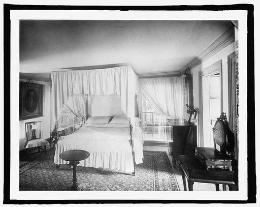Mt. Vernon, [Virginia], bed chamber of Geo. Wash.