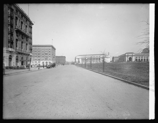 Union Station, [Washington, D.C.], plaza