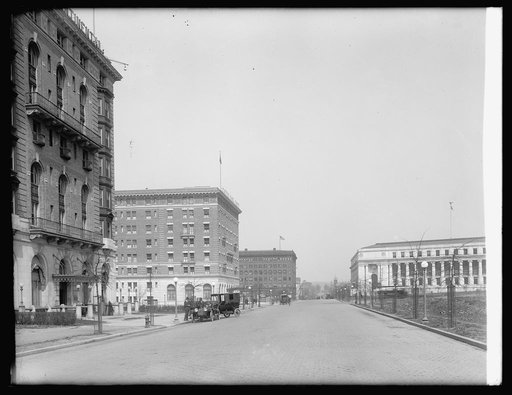 Union Station, [Washington, D.C.], plaza