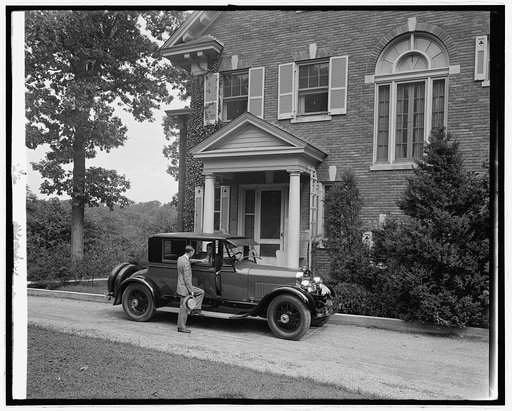 Ford Motor Co. Lincoln [at] private residence