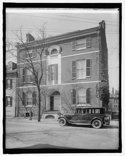 Dr. Fairfax home, Alexandria, Va. (Ford Motor Co.)