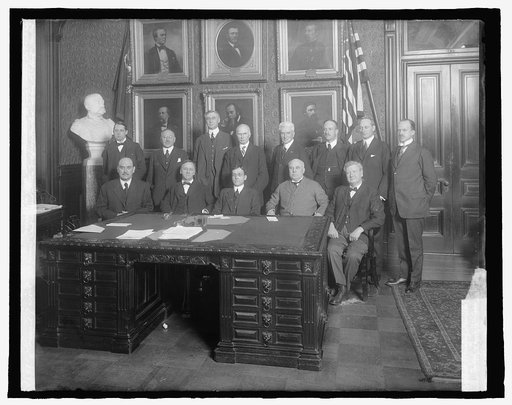 Council Nat. Defense Dan'l Willard, Holle[?] Godfrey, Howard Coffin, N.S. Gifford, Grosvenor Clarkson, Julius Rosenwald, Bernard Baruch, Dr. Franklin Martin. Seated, Houston, Daniels, Baker, Lane, Wilson