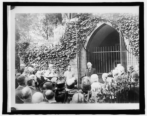 Balfour at Tomb of Washington