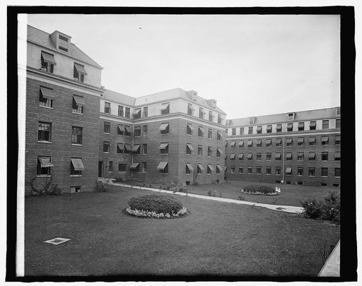 Cathedral Mansions, [Washington, D.C.], Court