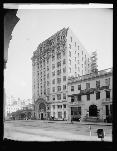 Dist. National Bank, exterior
