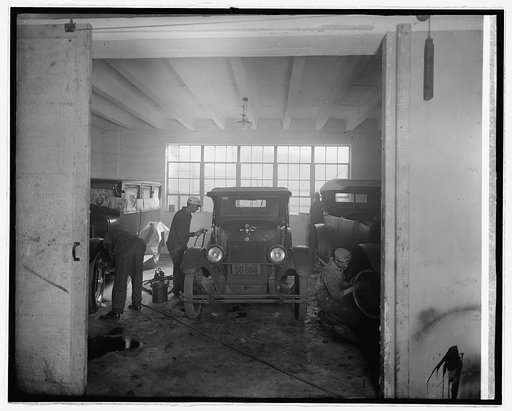 Joseph McReynolds service station, Nat. Pub. Co.