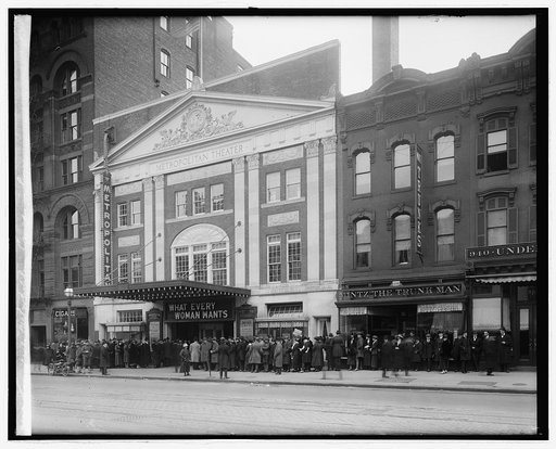 Crandall's Metropolitan, crowds in line