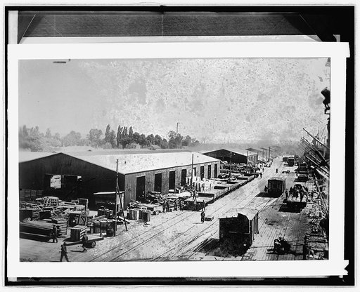 American warehouses in France