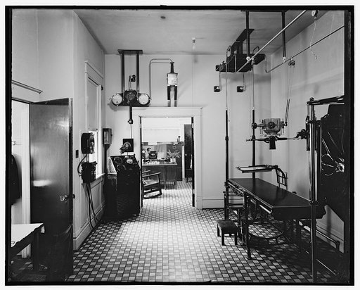 Wash. Sanitarium, [Takoma Park, Maryland], X-Ray room