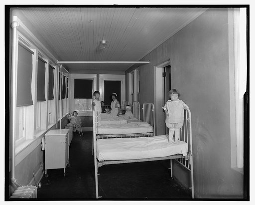 Wash. Sanitarium, [Takoma Park, Maryland], children