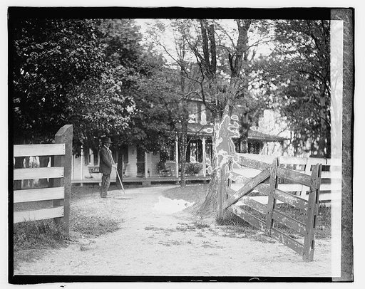 Leonardtown Tour, home in Surrattsville, Mrs. Surratt