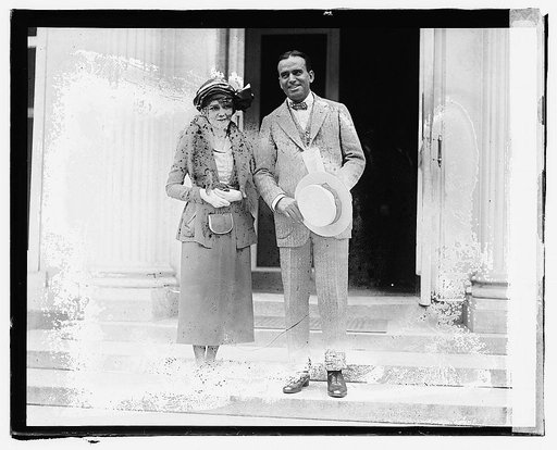 Doug. Fairbanks & Mary Pickford
