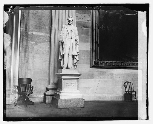 Lincoln statue for [...