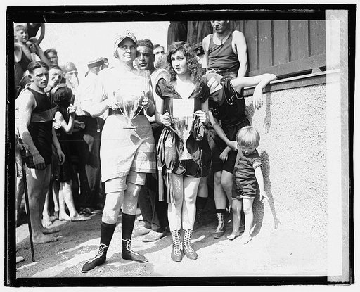 Bathing beach beauty contest, 1920, Eliz. Margaret Williams (Brants)[?] Eliz. Roache ([...])
