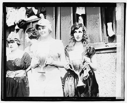 Bathing beach beauty contest, 1920, Eliz. Margaret Williams, Eliz. Roache