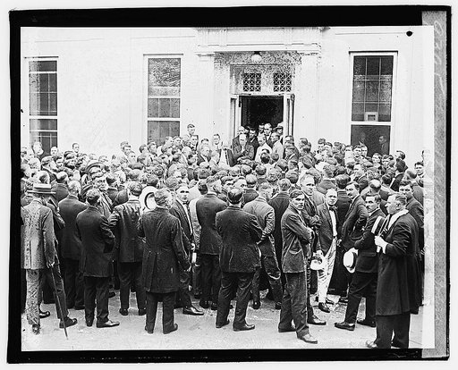Tumulty addressing Polish delegation
