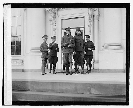 Veterans of foreign wars at White House, Ex. Com. in chief Karling and Com. Robt. E. Woodside