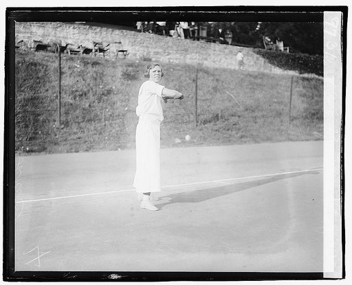 Miss Baker (Louise)