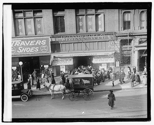 J.E. Cunningham, crowds
