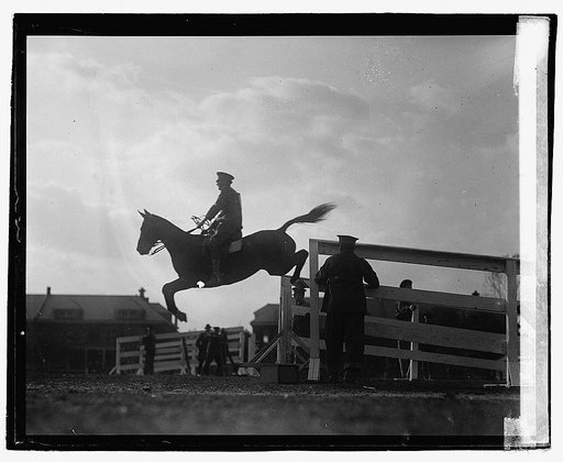 Jumping, Fort Meyer