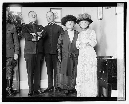 Adm'l. McGowan, [?], Mrs. Daniels, & Dewey, 12/31/20