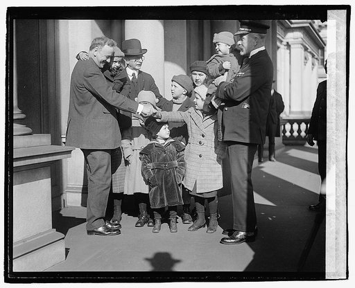 Daniels, Adml. McCully & children