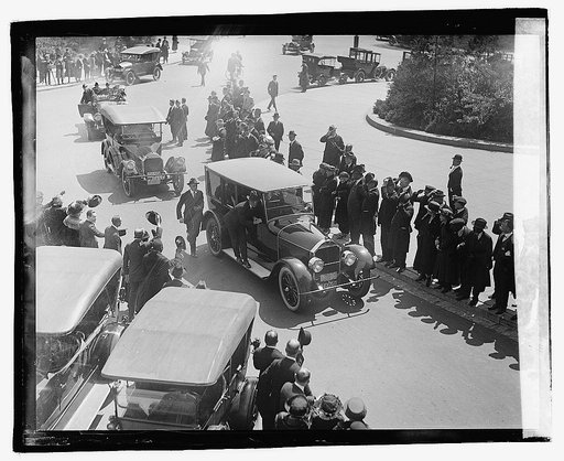 Harding arriving at Capitol to deliver first message, 4/12/21