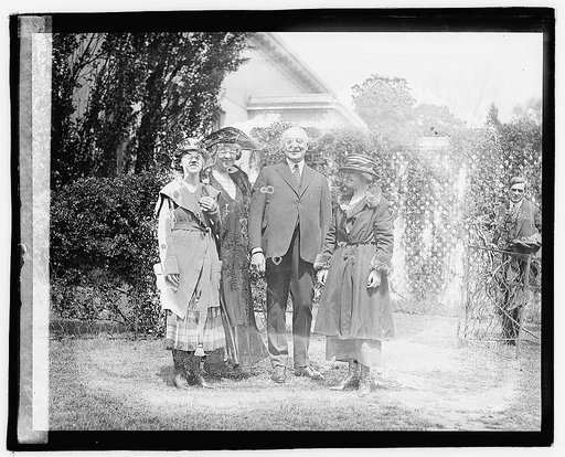 Harding with blind girls, 4/14/21