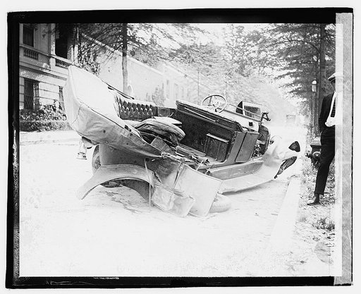 Auto wreck, Mass. Ave. & Decatur, [Washington, D.C.], 4/30/21
