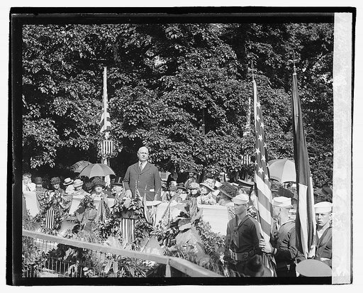 Dupont fountain unveiling; Secty. Denby speaking