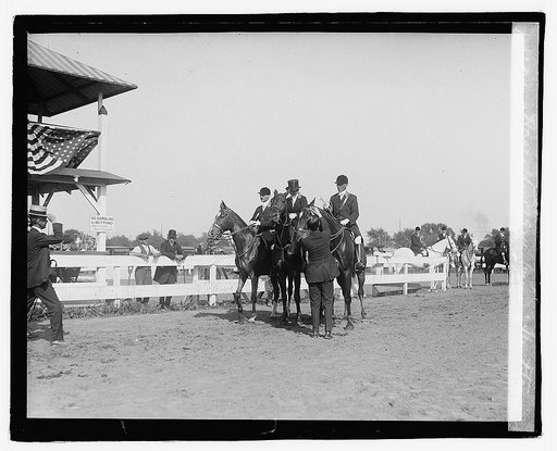 Horse show, 1921, winning hunt team
