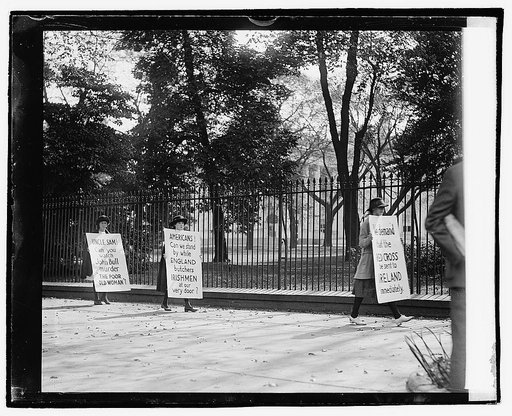 Irish pickets at White House