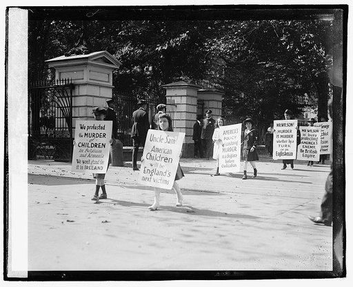 Irish pickets at White House