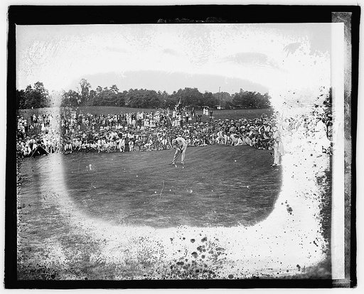 Jim Barnes playing last hole