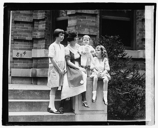 Mrs. Morris Sheppard & children