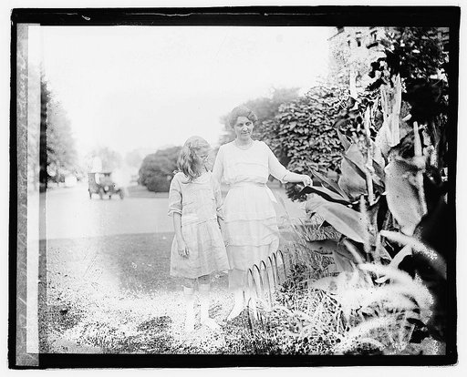 Mrs. Ralph H. Cameron and daughter Katherine