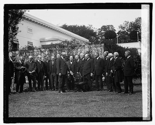 Pres. presenting Roosevelt chair to Memorial Commission, 10/5/21