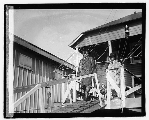 Harding at 7th St. wharf, 10/31/21