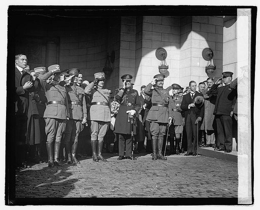 Admil. Kato & Maj. Gen'l. K. Tanaka and group outside building], 10/24/21
