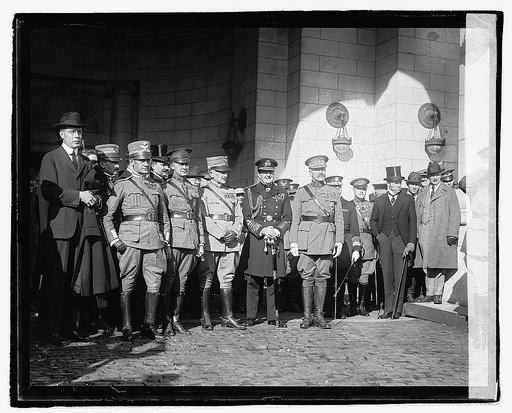 Admil. Kato & Maj. Gen'l. K. Tanaka and group outside building], 10/24/21