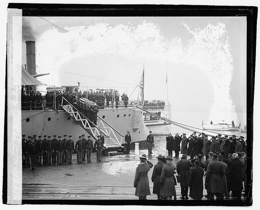 Arrival of body of unknown soldier