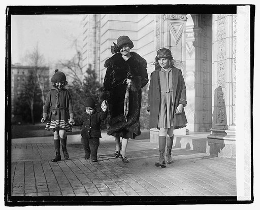 Mme. Edgar Prochnik & children, 12/7/21