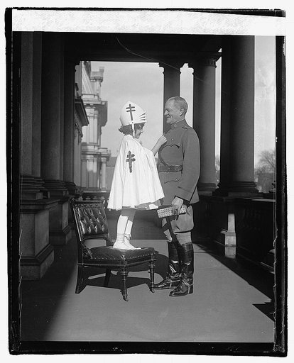 Adrienne Meyers & Genr'l. Pershing, 12/6/21