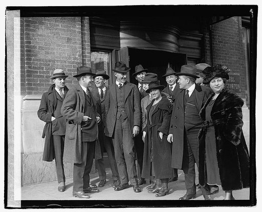 Debs & newspaper men