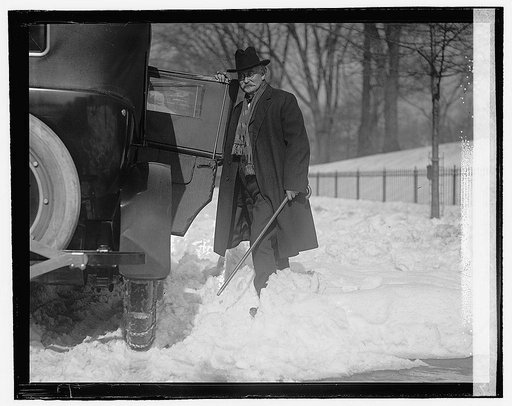 Secty. Fall leaving Cabinet meeting, 1/31/22