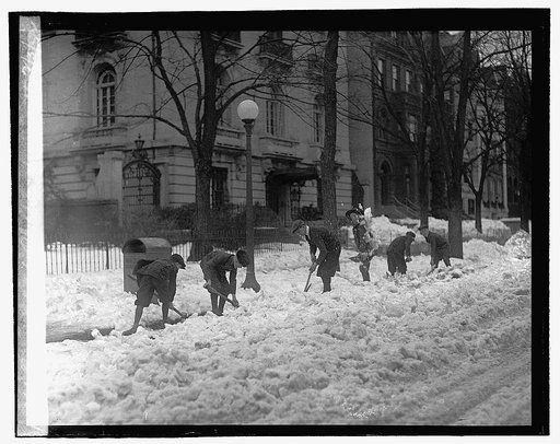Free school children clearing gutters, 2/3/22