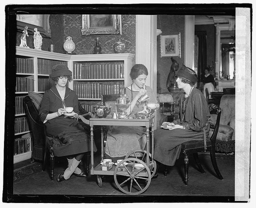 Mary Hoyt serving, 3/1/22